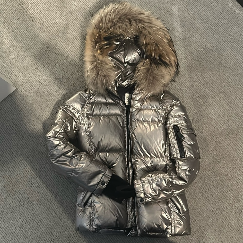Girls SAM coat with fur hood.